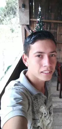 Chico de 23 busca chica para hacer pareja en Chone, Ecuador