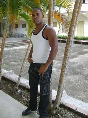 Hombre de 45 busca mujer para hacer pareja en Ciego de avila, Cuba