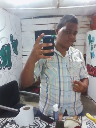 Chico de 27 busca chica para hacer pareja en La Vega, República Dominicana