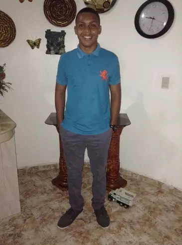 Chico de 26 busca chica para hacer pareja en San cristobal, República Dominicana