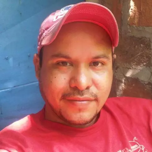 Hombre de 48 busca mujer para hacer pareja en Apopa, Salvador