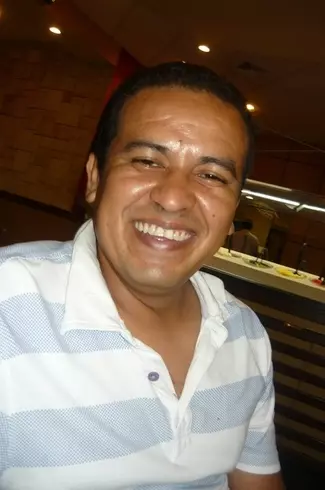 Hombre de 48 busca mujer para hacer pareja en Quezaltepeque, Salvador