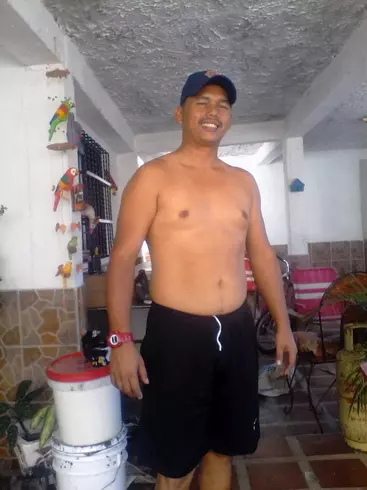 Hombre de 45 busca mujer para hacer pareja en Valencia, Venezuela