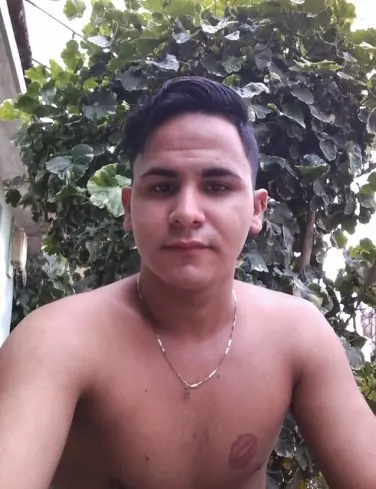 Chico de 25 busca chica para hacer pareja en Holguín, Cuba