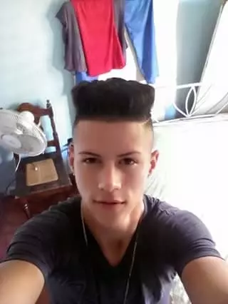 Chico de 24 busca chica para hacer pareja en Holguin, Cuba