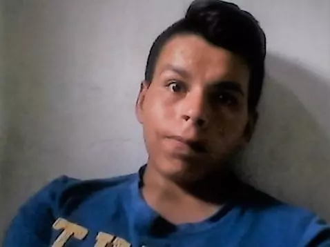 Chico de 24 busca chica para hacer pareja en GUAYANA, Venezuela