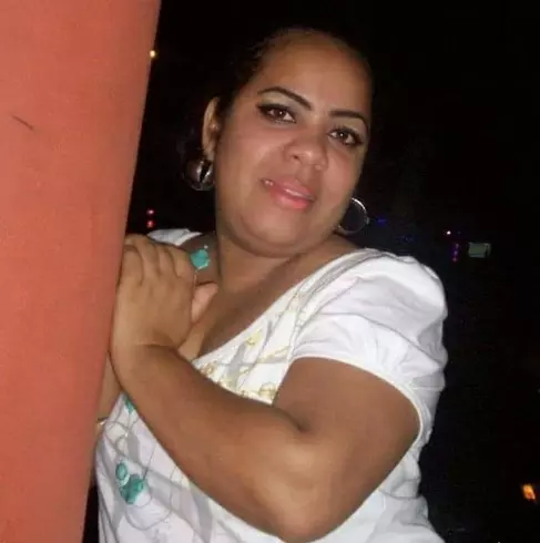 Mujer de 43 busca hombre para hacer pareja en Santo Domingo, República Dominicana