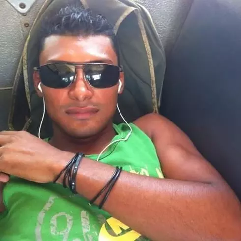 Chico de 33 busca chica para hacer pareja en Gunacaste, Costa Rica