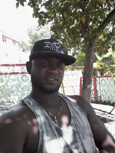 Hombre de 38 busca mujer para hacer pareja en San cristobal, Cuba