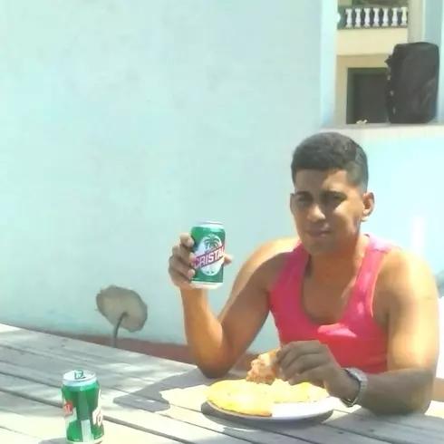 Chico de 35 busca chica para hacer pareja en Cienfuegos, Cuba