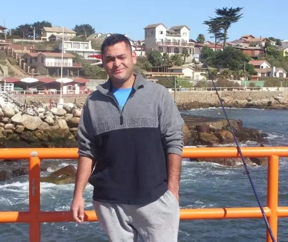 Hombre de 44 busca mujer para hacer pareja en Peñalolen, Chile