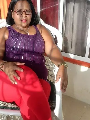 Mujer de 45 busca hombre para hacer pareja en Santiago, República Dominicana