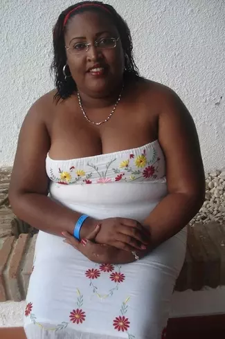 Mujer de 43 busca hombre para hacer pareja en Hato Mayor, República Dominicana