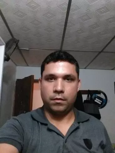 Hombre de 40 busca mujer para hacer pareja en Valencia, Venezuela