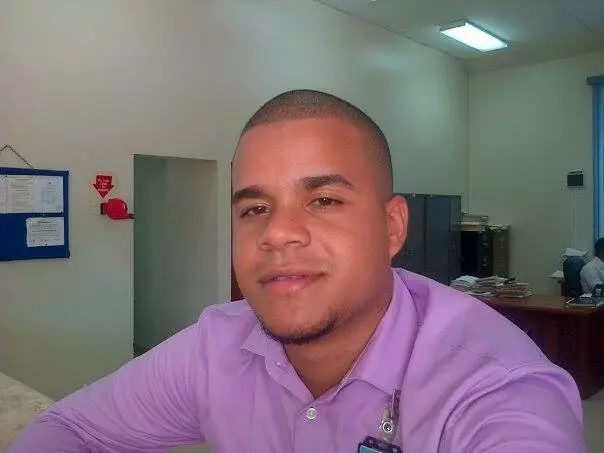 Chico de 32 busca chica para hacer pareja en Santiago, República Dominicana