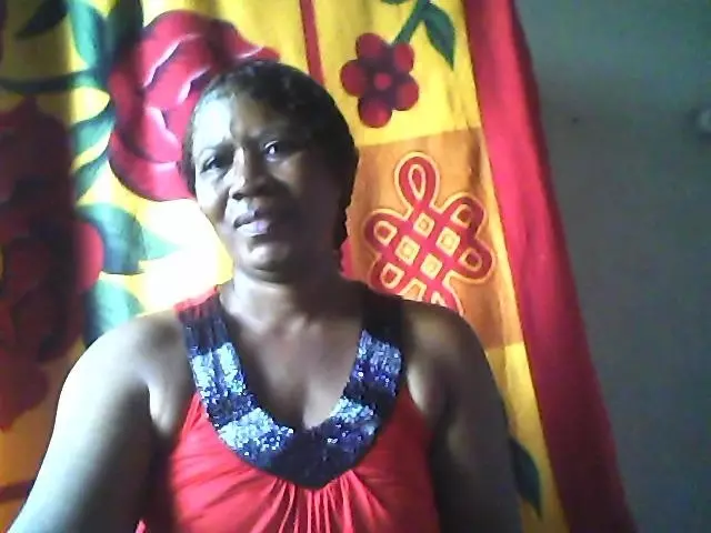 Mujer de 61 busca hombre para hacer pareja en Paramaribo, Surinam