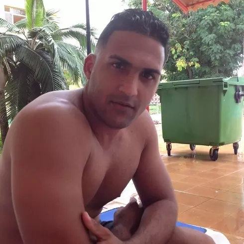 Chico de 33 busca chica para hacer pareja en Guantanamo, Cuba