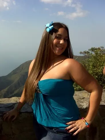 Chica de 30 busca chico para hacer pareja en Caracas, Venezuela