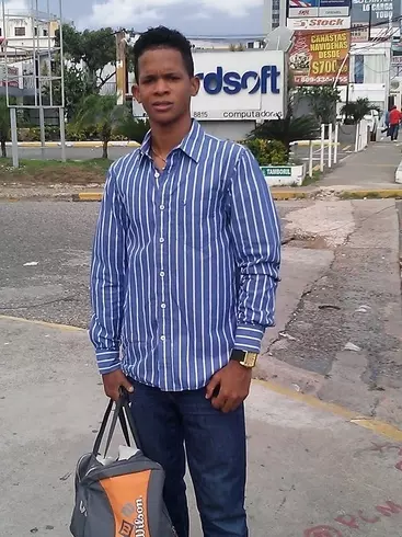 Chico de 32 busca chica para hacer pareja en capital, República Dominicana