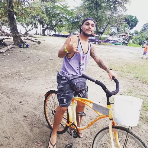 Chico de 28 busca chica para hacer pareja en Tibas, Costa Rica