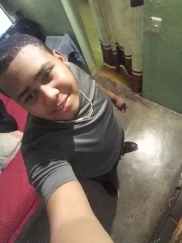 Chico de 26 busca chica para hacer pareja en Santiago, República Dominicana