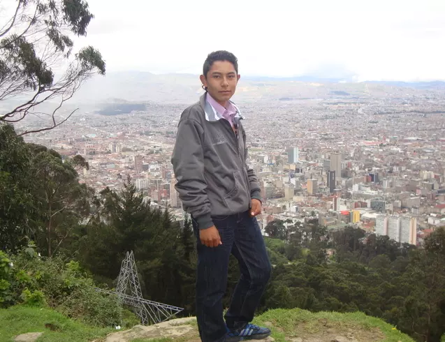 Chico de 28 busca chica para hacer pareja en Bogotá, Colombia