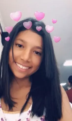 Chica de 21 busca chico para hacer pareja en Caracas, Venezuela