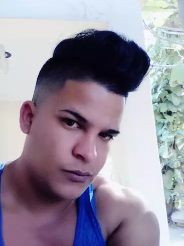 Chico de 32 busca chica para hacer pareja en Holguin, Cuba