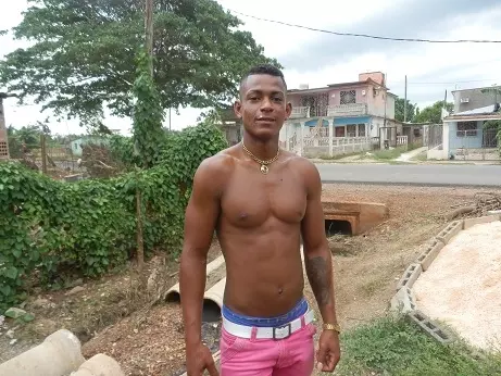 Chico de 34 busca chica para hacer pareja en Camaguey, Cuba