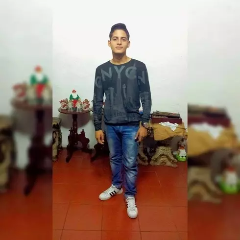 Chico de 26 busca chica para hacer pareja en Venezuela