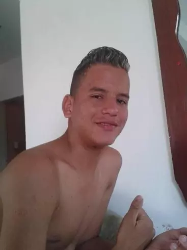 Chico de 22 busca chica para hacer pareja en Cua, Venezuela