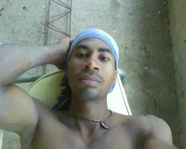 Hombre de 43 busca mujer para hacer pareja en Catia La Mar, Venezuela