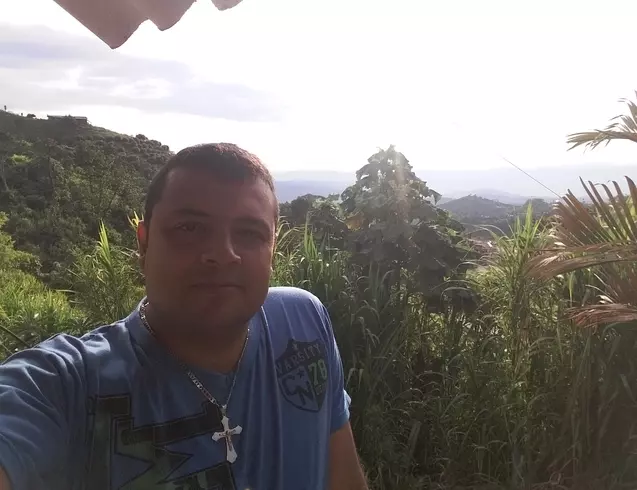 Hombre de 44 busca mujer para hacer pareja en Manizales, Colombia