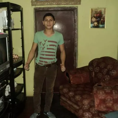 Chico de 28 busca chica para hacer pareja en Honduras