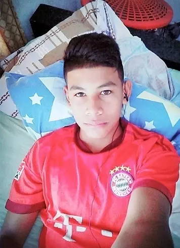 Chico de 22 busca chica para hacer pareja en Barranquilla, Colombia