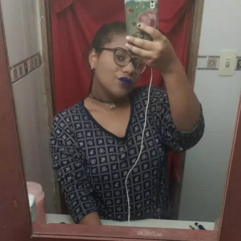 Chica de 22 busca chico para hacer pareja en Maracaibo, Venezuela