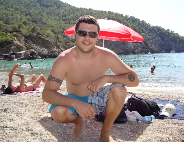 Hombre de 41 busca mujer para hacer pareja en Badalona, España