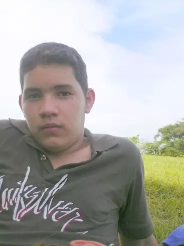 Chico de 29 busca chica para hacer pareja en GUAYANA, Venezuela