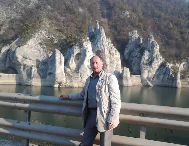 Hombre de 66 busca mujer para hacer pareja en Каблешково, Bulgaria