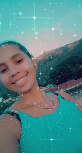 Chica de 25 busca chico para hacer pareja en Caracas, Venezuela