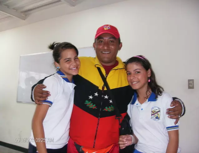 Hombre de 50 busca mujer para hacer pareja en Caracas, Venezuela