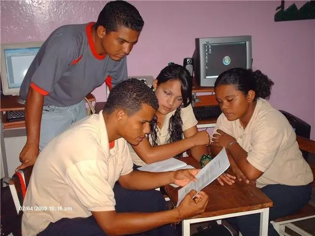 Chico de 34 busca chica para hacer pareja en Valencia, Venezuela