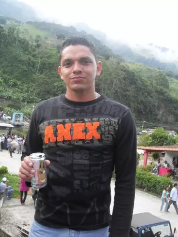 Hombre de 36 busca mujer para hacer pareja en Vargas, Venezuela