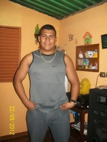 Hombre de 37 busca mujer para hacer pareja en ARAURE, Venezuela