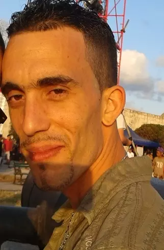 Chico de 35 busca chica para hacer pareja en Guanabacoa, Cuba