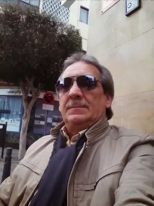 Hombre de 68 busca mujer para hacer pareja en Las Palmas, España