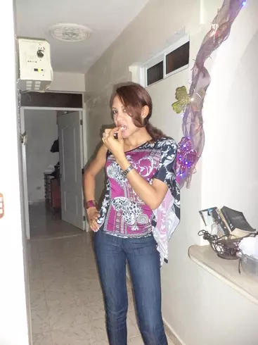 Mujer de 36 busca hombre para hacer pareja en Santiago, República Dominicana