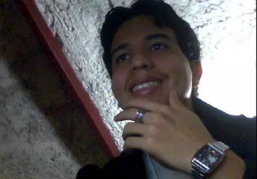 Chico de 29 busca chica para hacer pareja en Barcelona, Venezuela