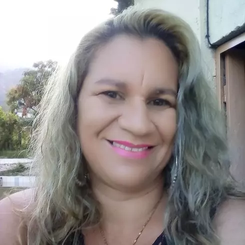 Mujer de 46 busca hombre para hacer pareja en Bucaramanga, Colombia