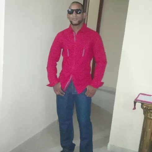 Hombre de 36 busca mujer para hacer pareja en Constanza, República Dominicana